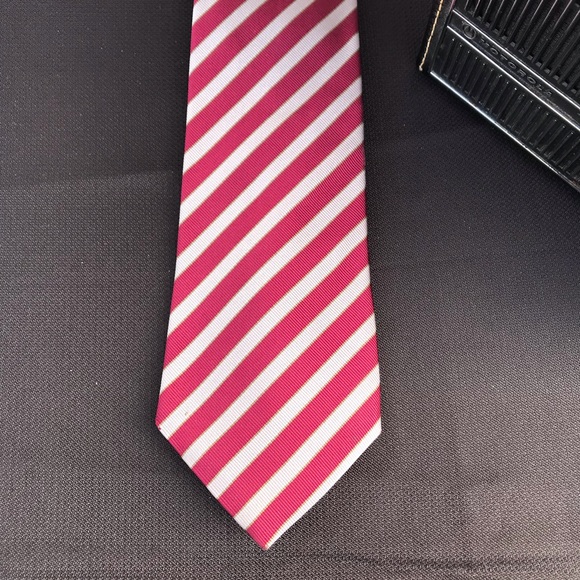 Bandolino Other - Banana Republic 100% Silk Tie